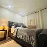 Comfy Neutral Living Free Parking