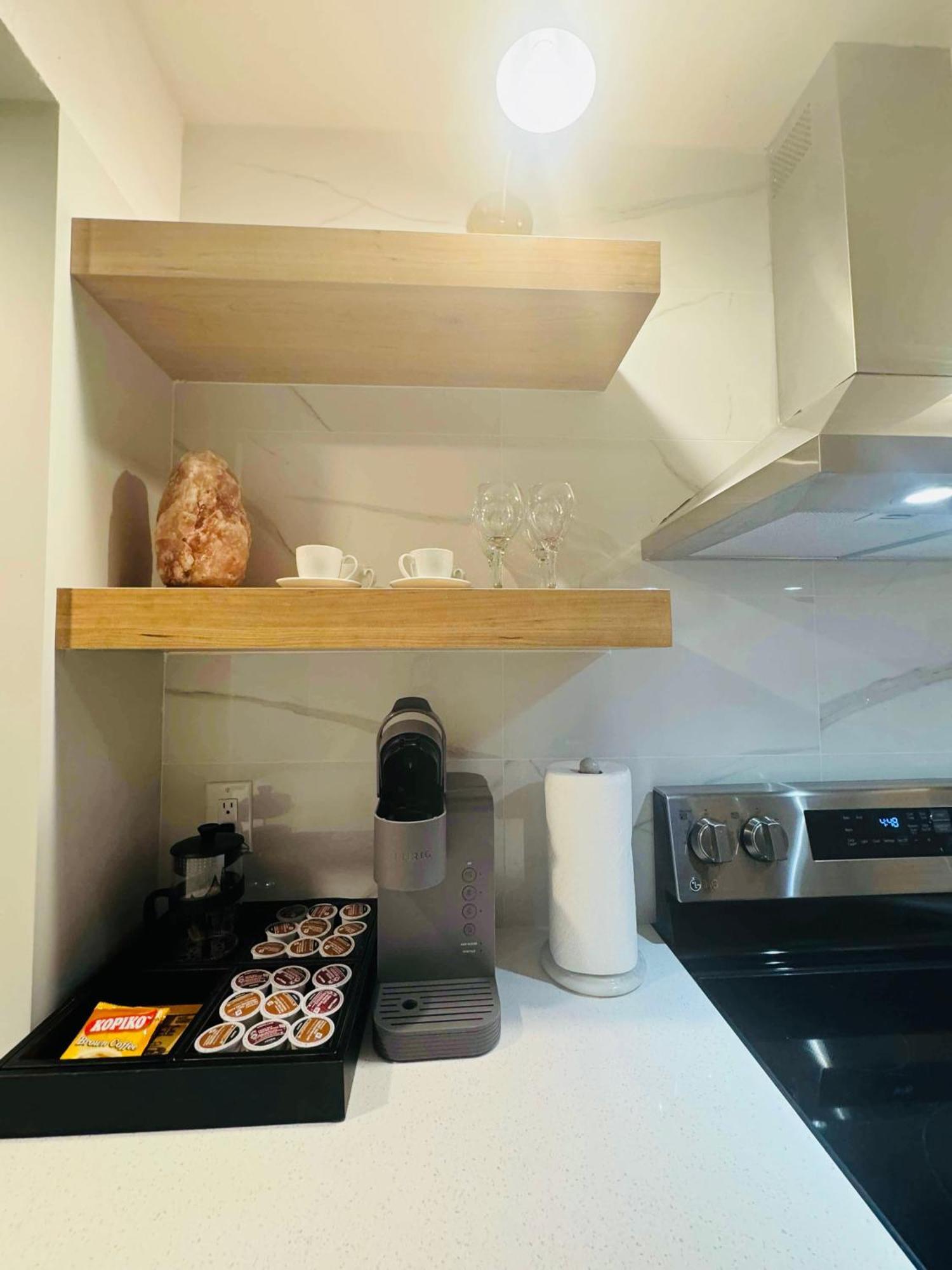 Comfy Neutral Living Free Parking Holiday home